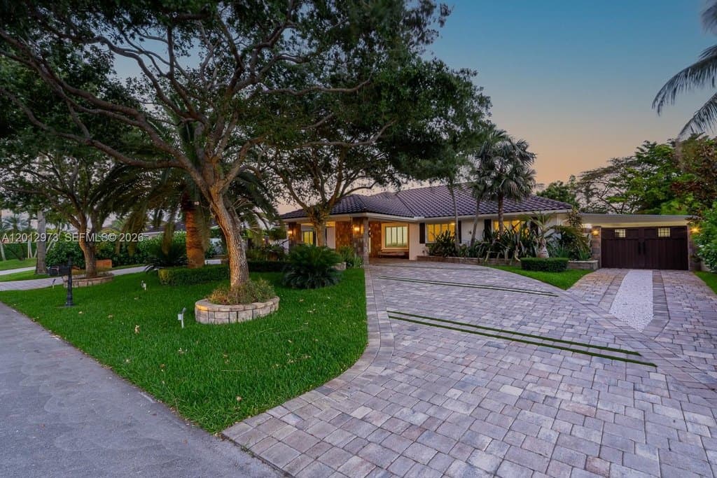 10570 SW 56th Ter