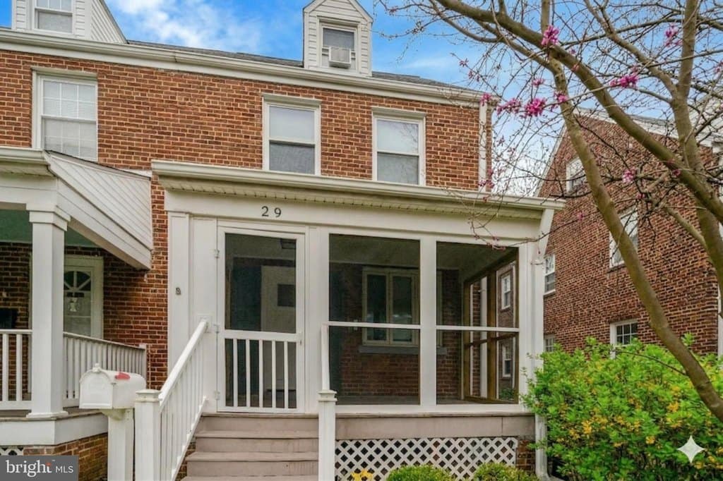 29 N Bedford St, Arlington