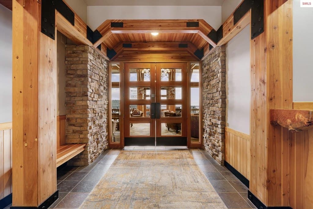 124 Village Ln # 108, Sandpoint