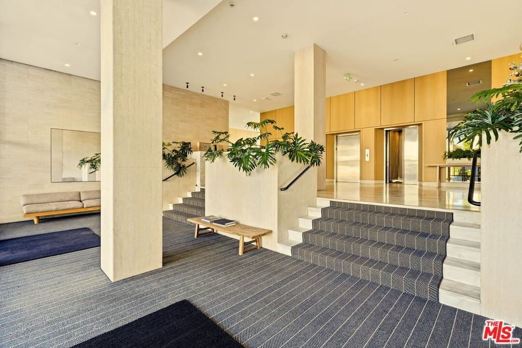 999 N Doheny Dr Apt 104, West Hollywood