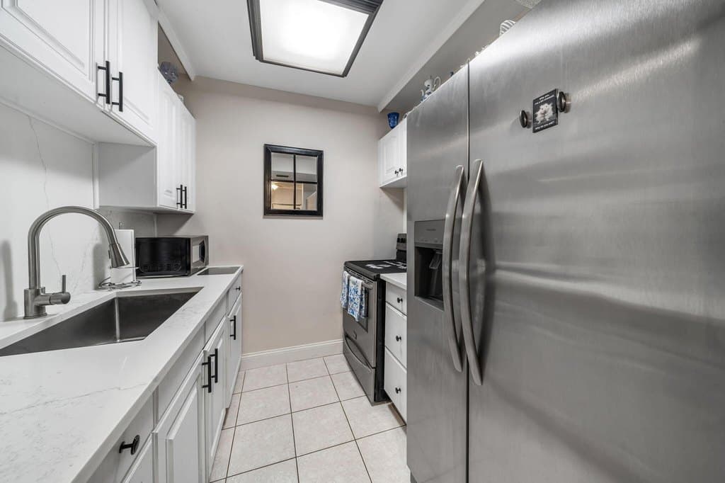 2565 S Ocean Blvd Apt 108, Palm Beach