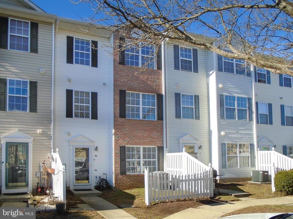 50 Hearthstone Ct Apt E, Annapolis