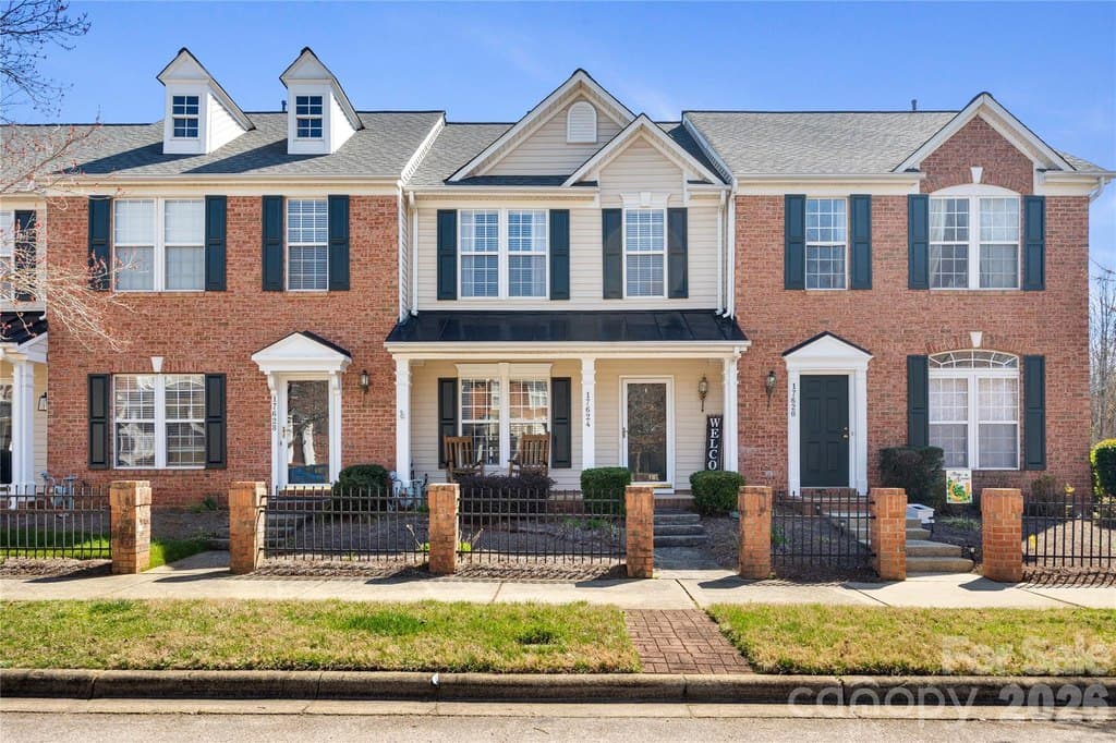 17624 Delmas Dr, Cornelius