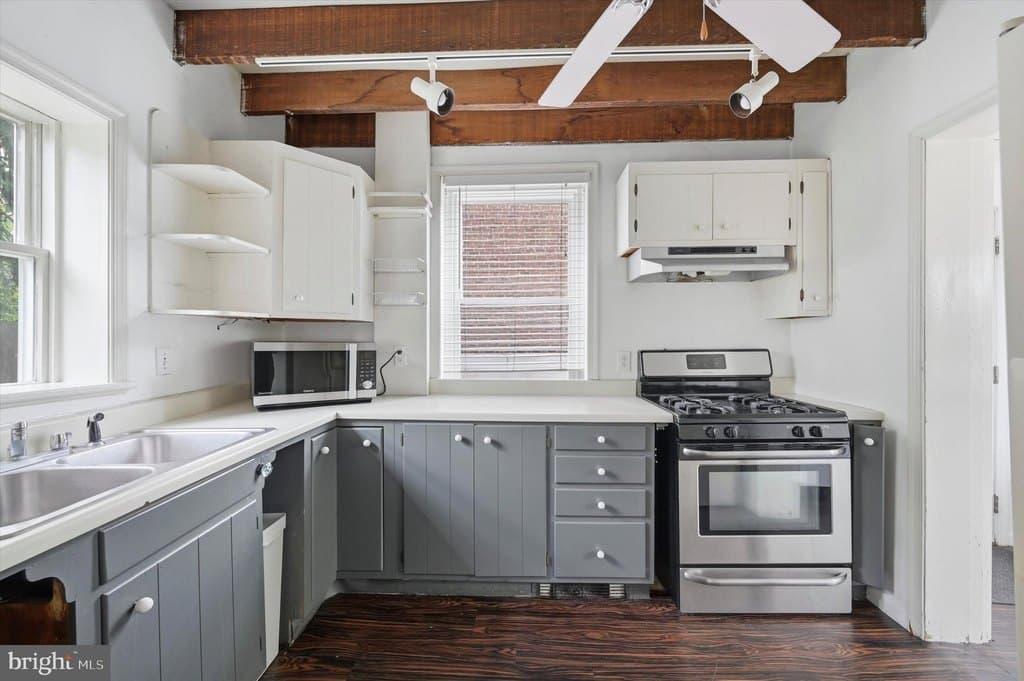 19 N Roberts Rd, Bryn Mawr