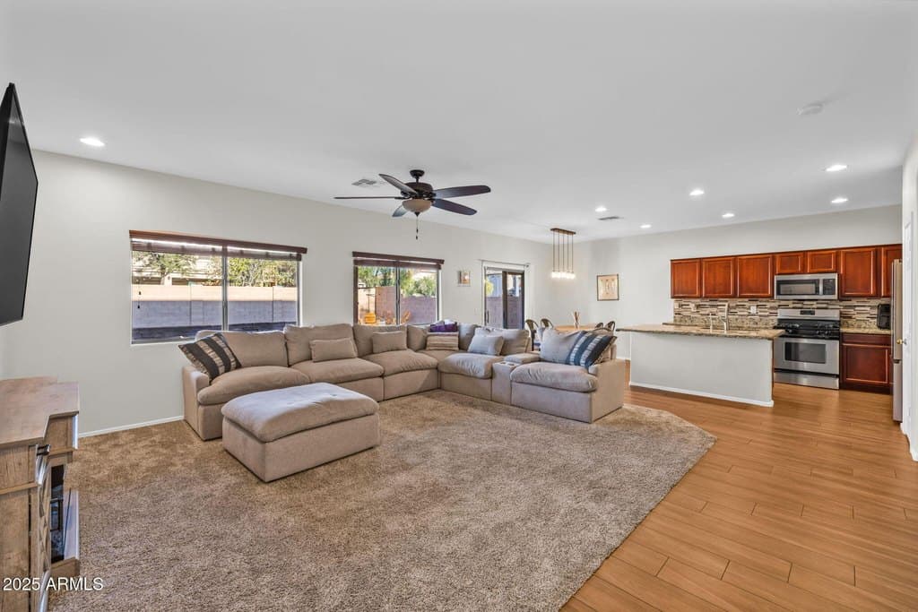 2540 E Misty Willow Ln