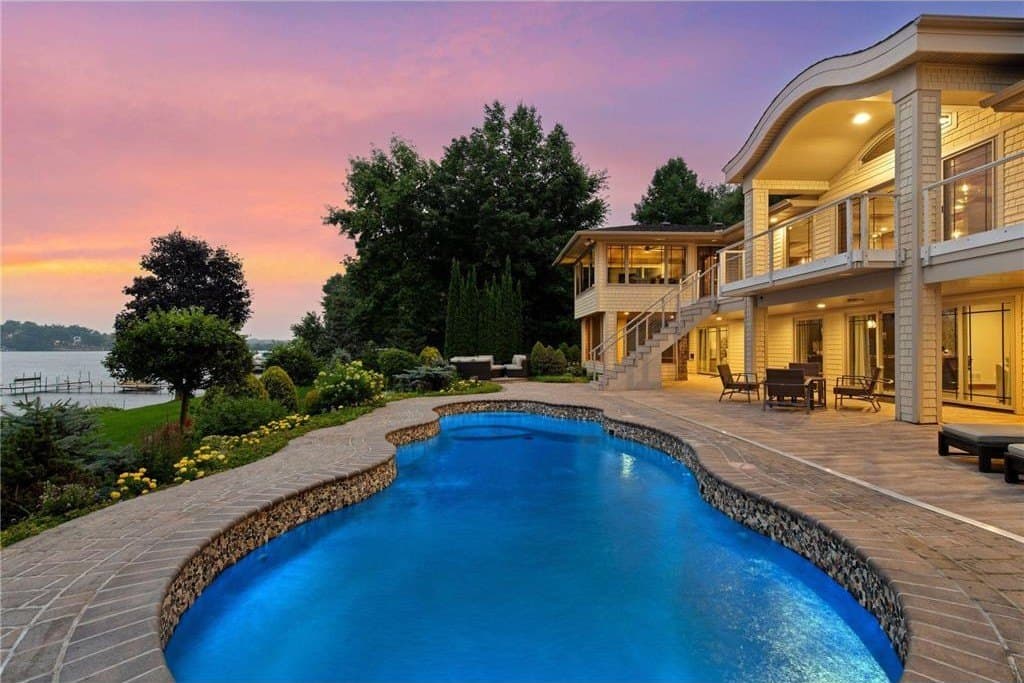 17870 Breezy Point Rd, Wayzata