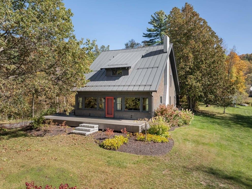 48 Pike St, Stowe