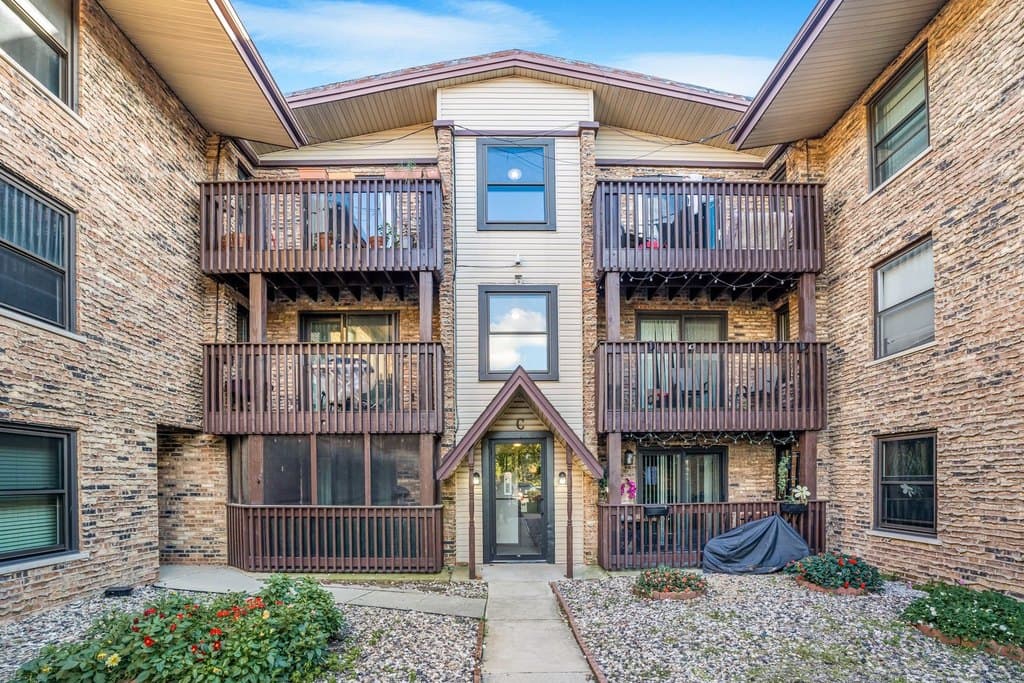 4553 W 56th St Unit 204