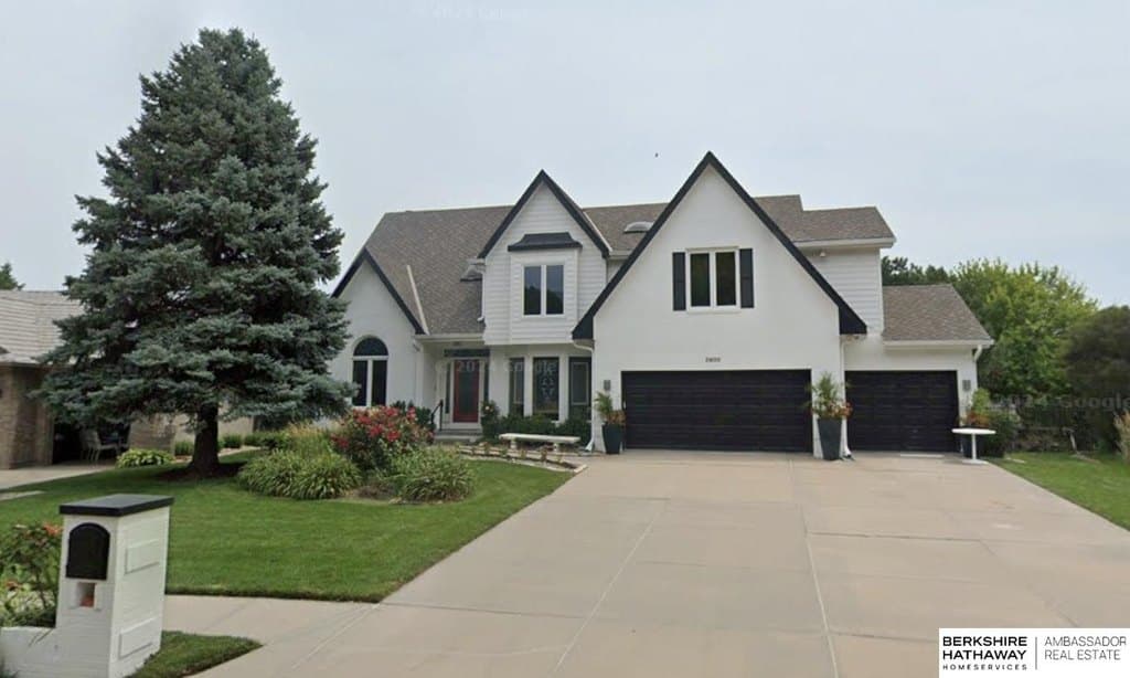 1631 N 129th St, Omaha