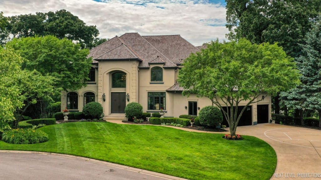 203 Settlers Ct, Naperville