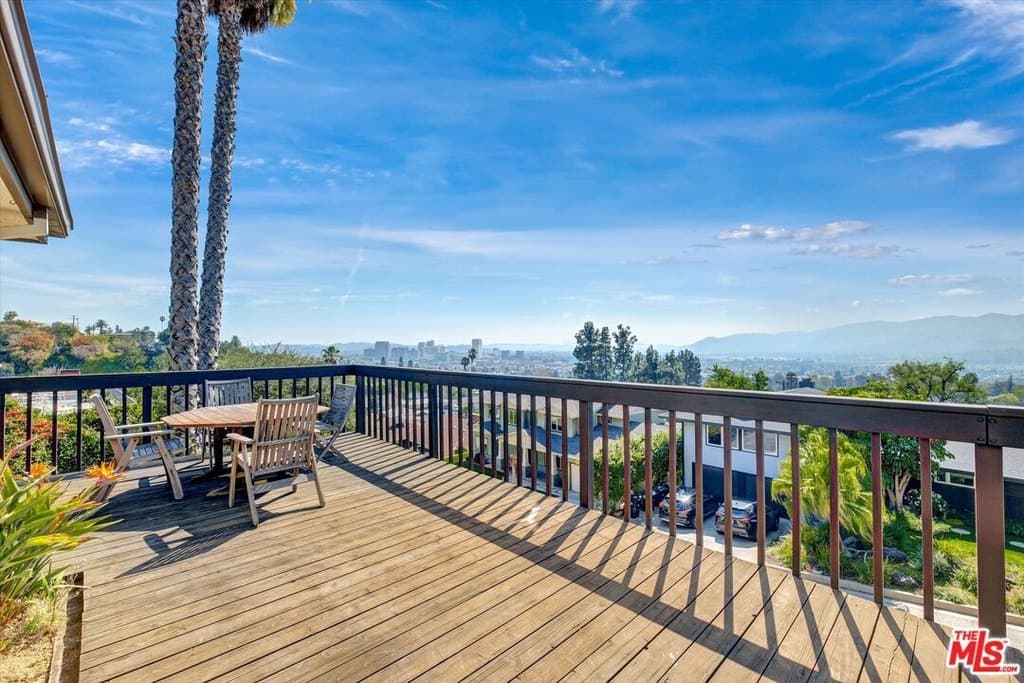 441 Audraine Dr, Glendale