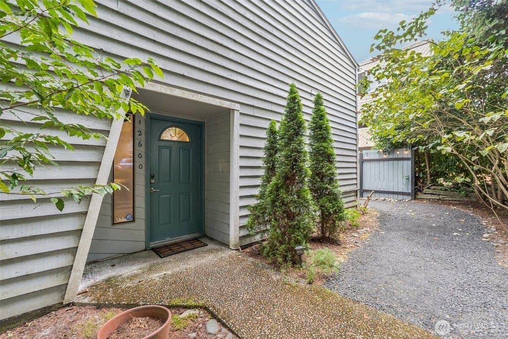 12600 SE 42nd St Unit 600, Bellevue