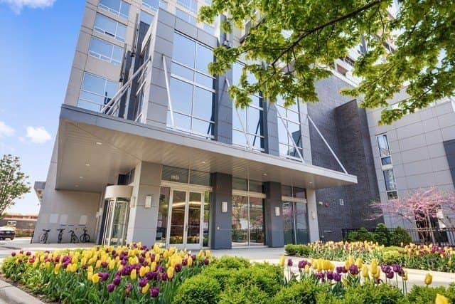 1901 S Calumet Ave Unit 2303