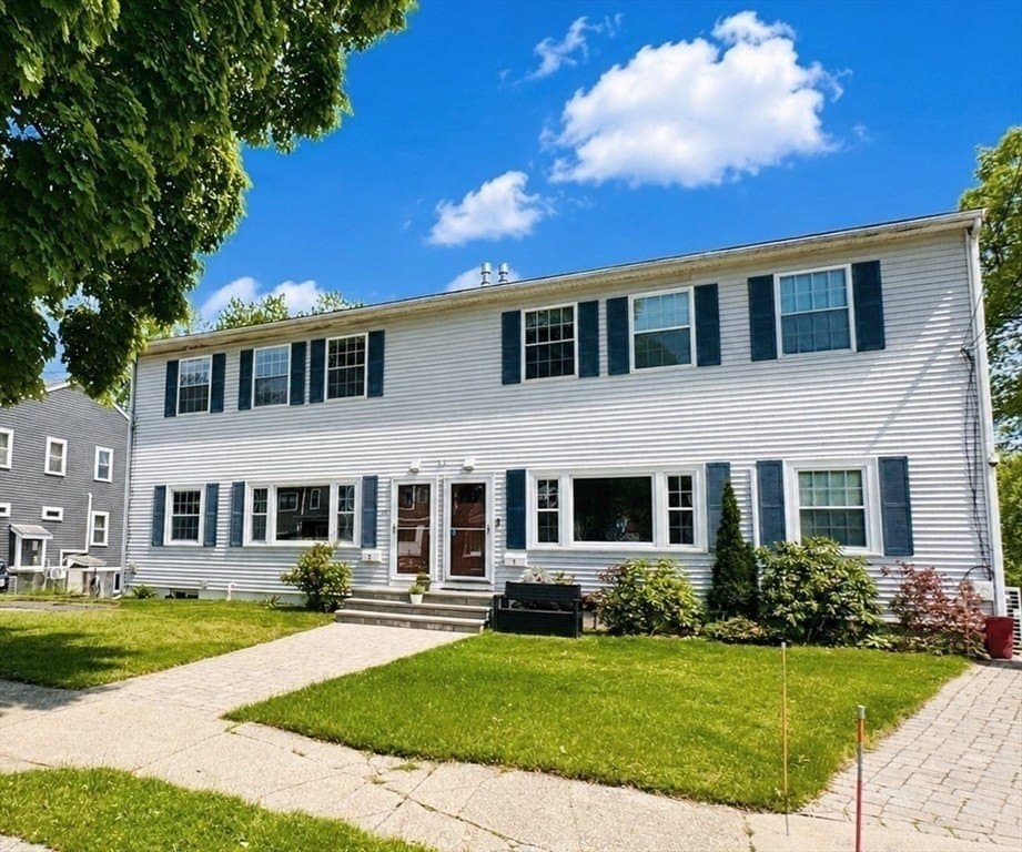 11 Hargrave Cir Unit B, Newton