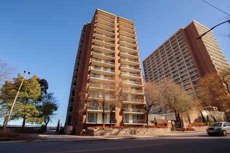 5901 N Sheridan Rd Apt 9G