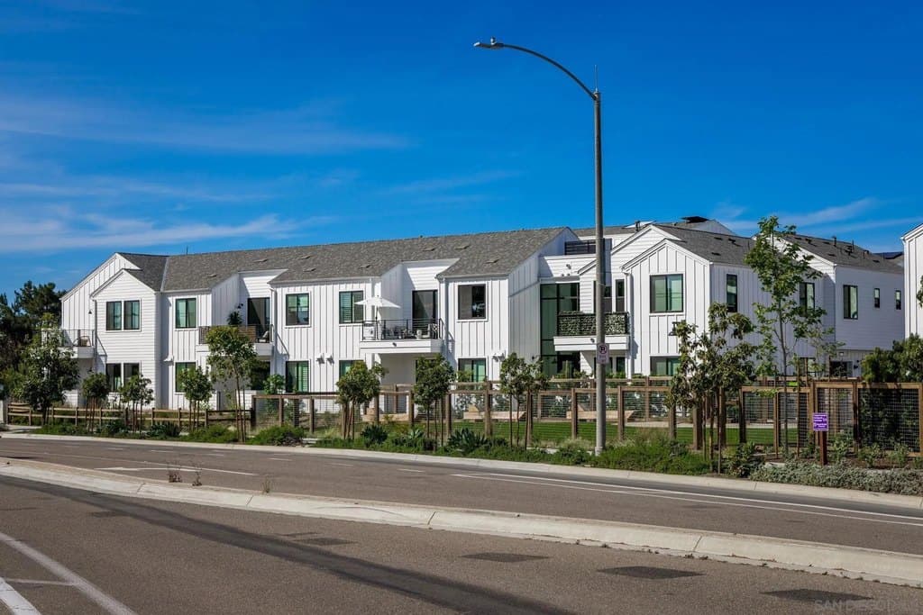 1107 Catania Ct Unit 208, Encinitas