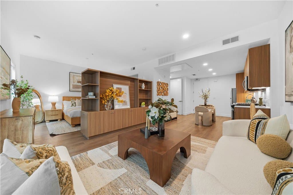 709 E Walnut St Unit 319, Pasadena