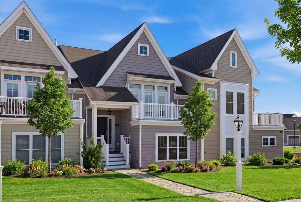3 Daisy Ln, Plymouth