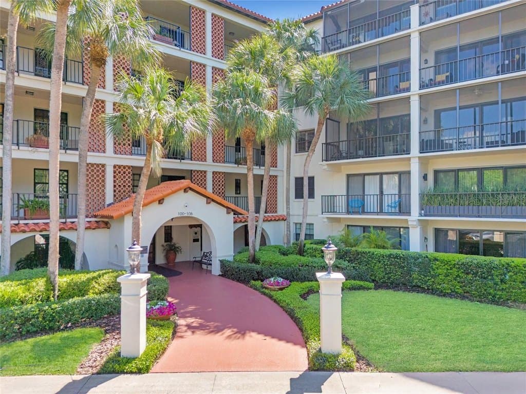 100 S Interlachen Ave Apt 503, Winter Park