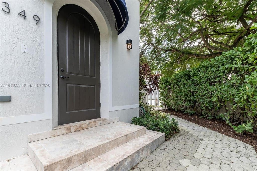 349 Madeira Ave Unit 349, Coral Gables