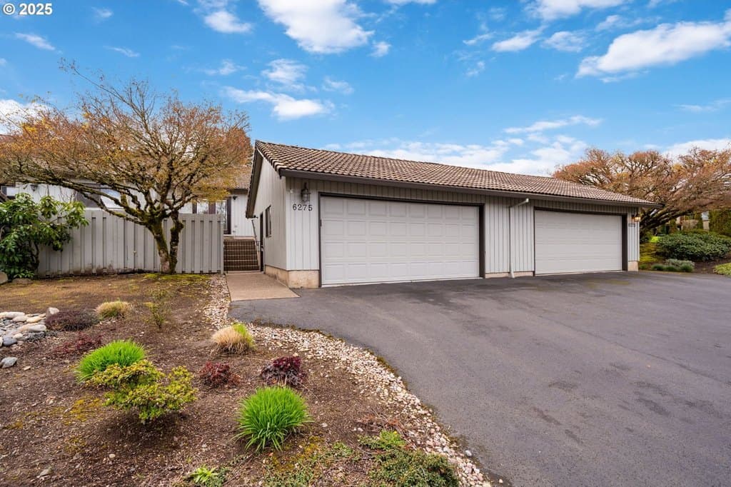 6275 Club House Cir, West Linn