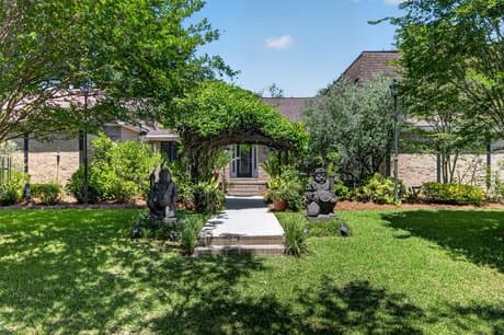 18 Old English Dr
