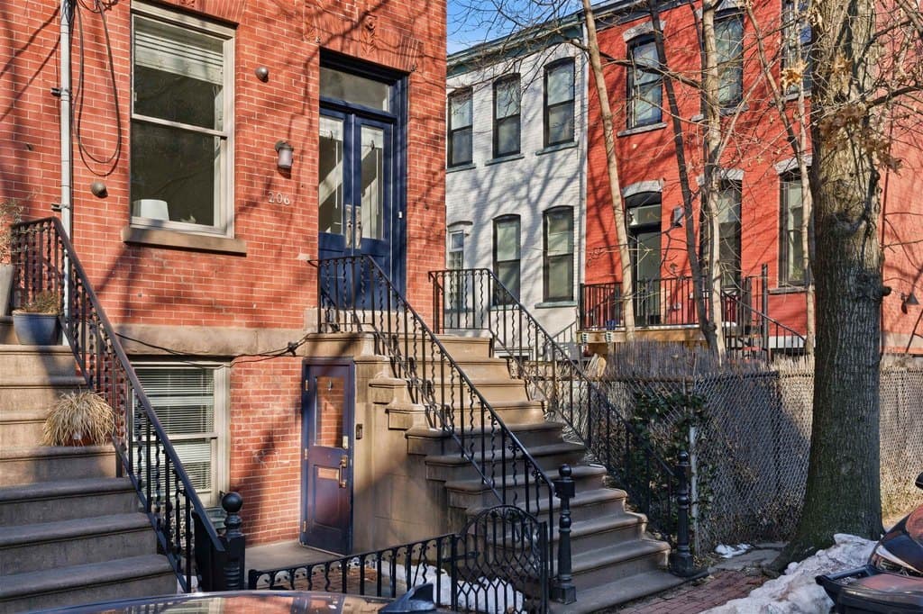 206 13th St, Hoboken