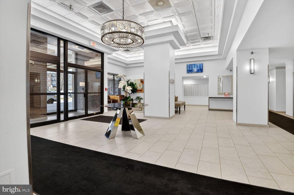 1808 Old Meadow Rd Apt 1105, McLean