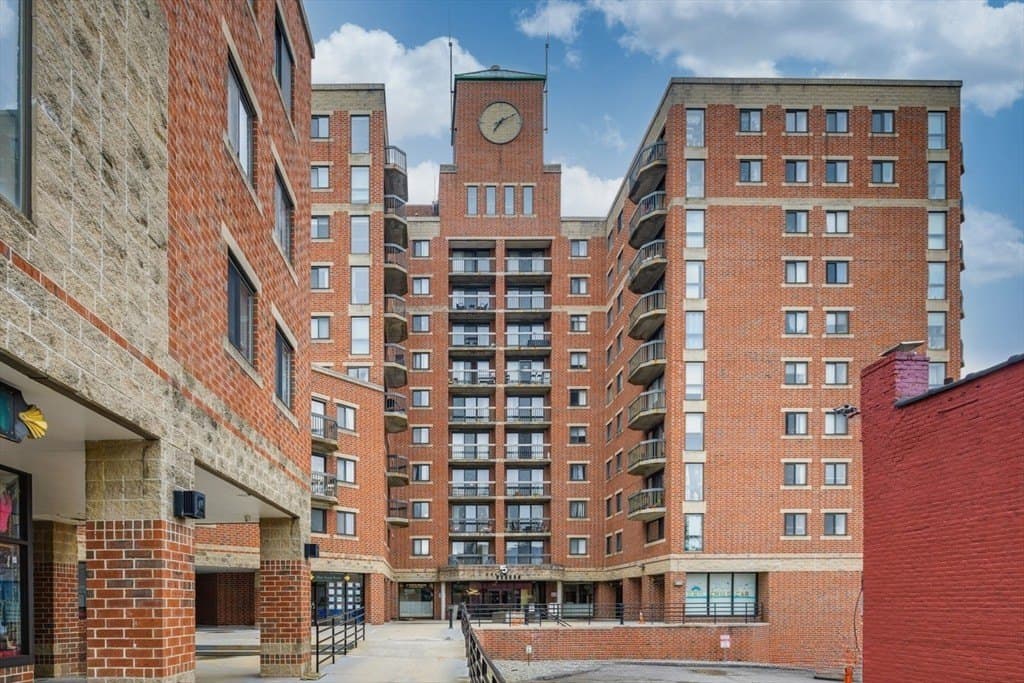 15 North Beacon St Apt 316