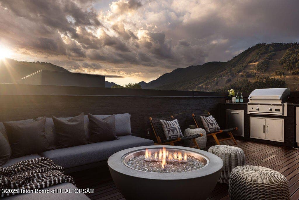 165 N Glenwood St Unit 29, Jackson