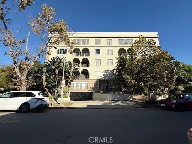 434 S Canon Dr Apt 202, Beverly Hills