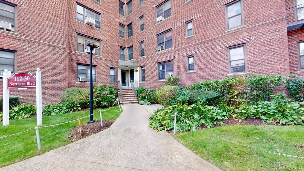 112-30 Northern Blvd Unit 4B