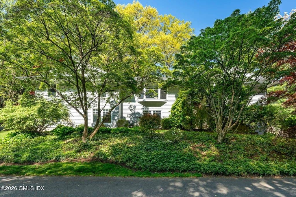 51 Glen Rd, Greenwich