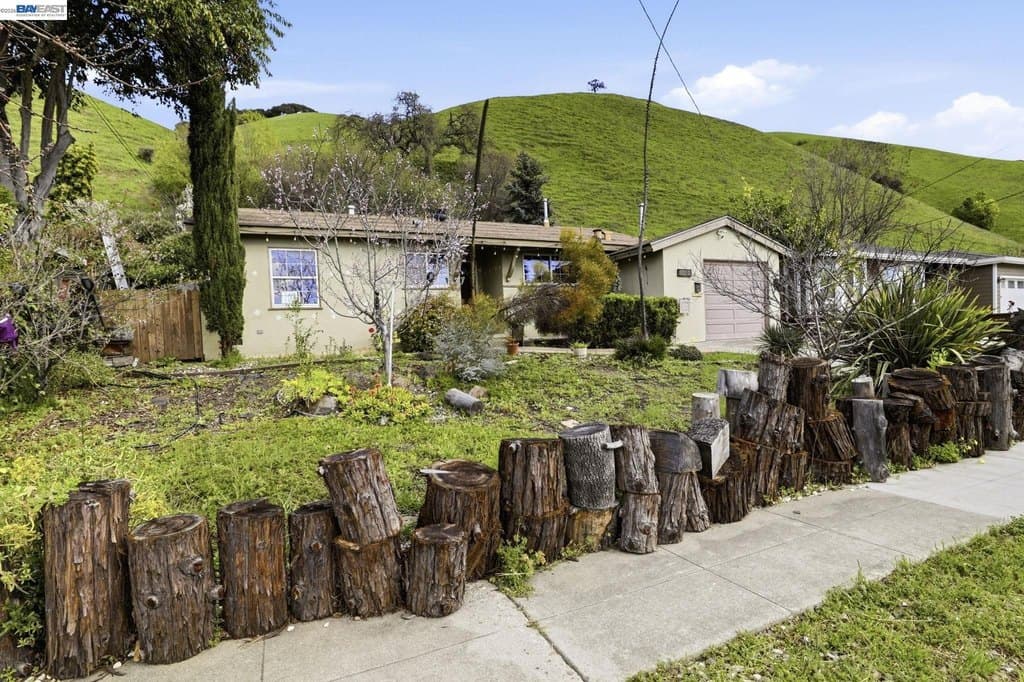 38380 Canyon Heights Dr, Fremont