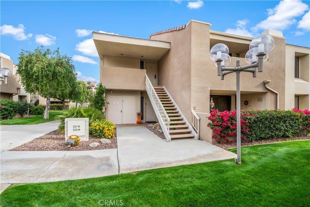 222 N Calle El Segundo Apt 557, Palm Springs