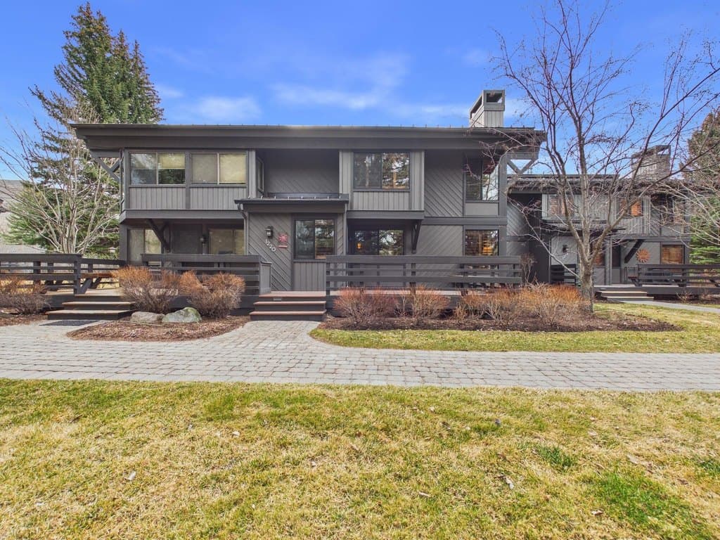 1220 Villager Condo Dr, Sun Valley