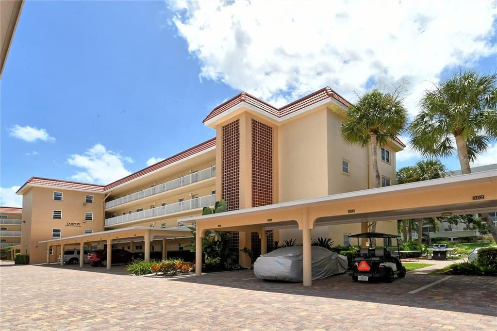 1350 N Portofino Dr Apt 402, Sarasota