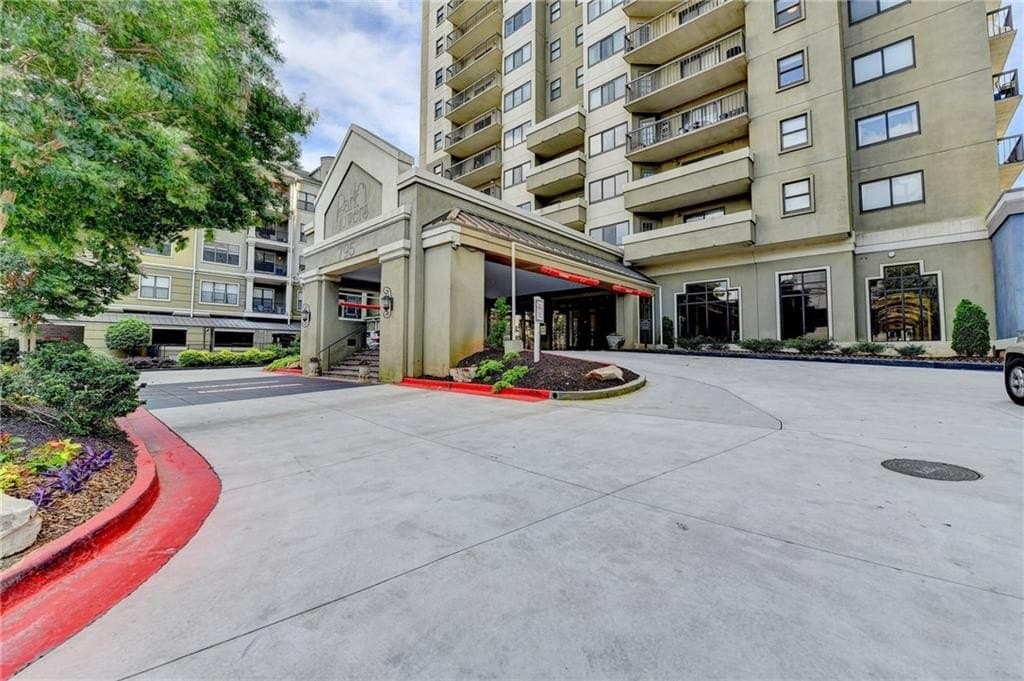 799 Hammond Dr Unit 123