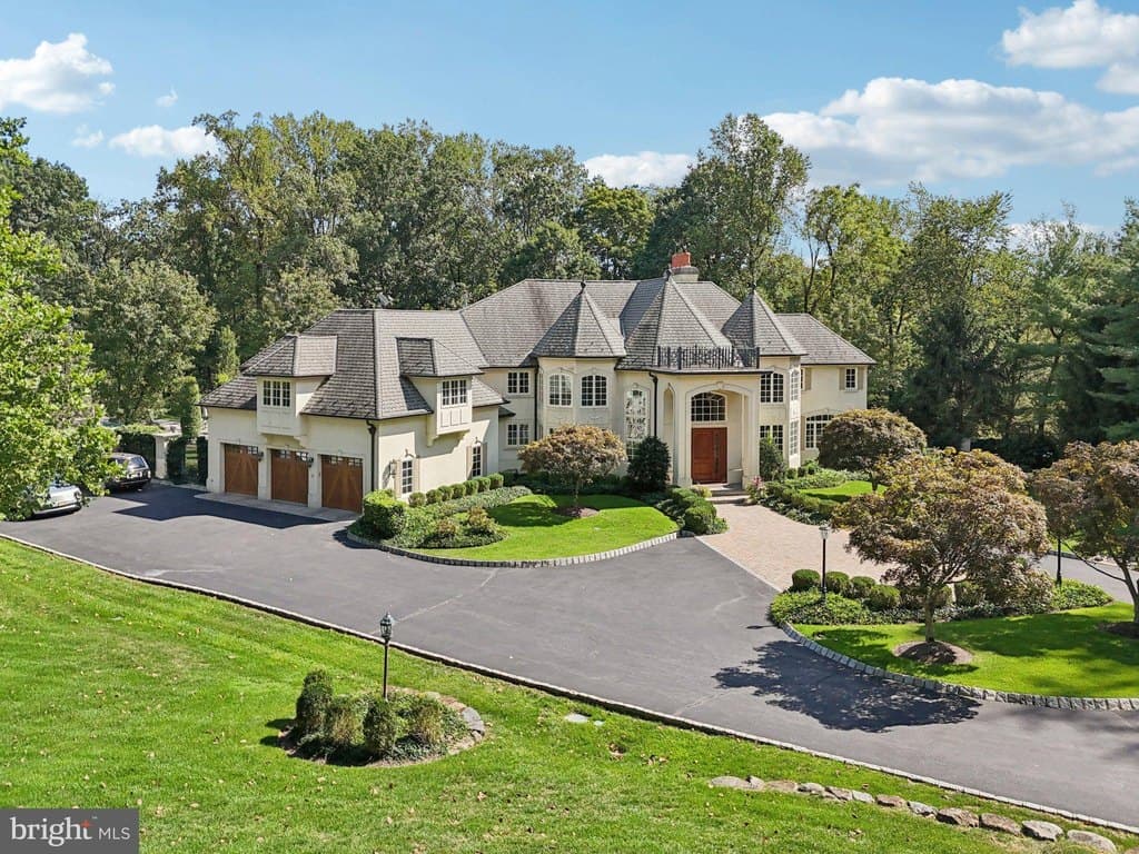 13 Hageman Ln, Princeton