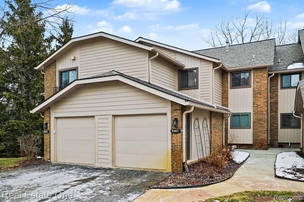 6463 Maple Hills Ln, Bloomfield Hills