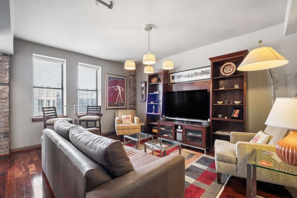 700 Church St Apt 901, Nashville