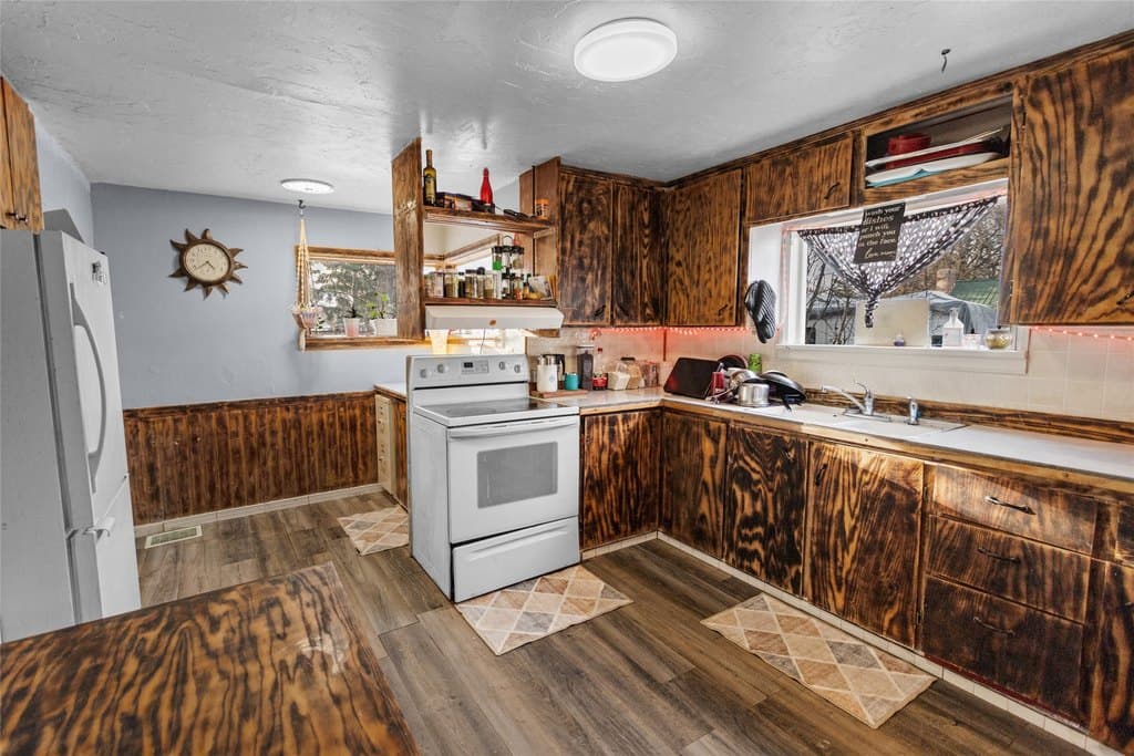 1305 4th Ave E, Kalispell