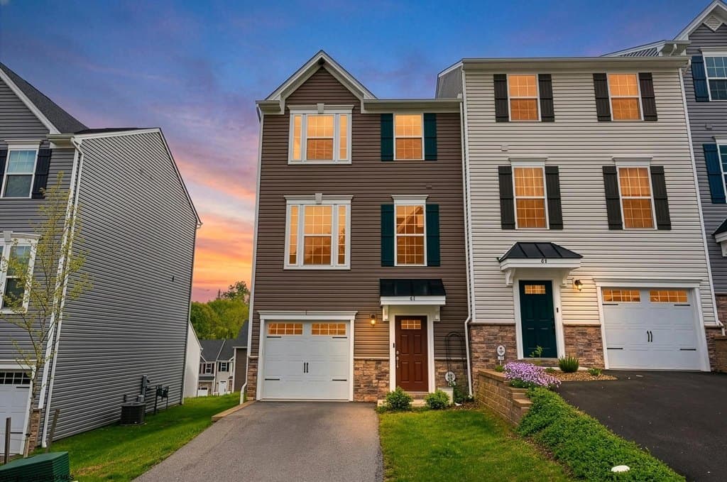 61 Hewstone Ct, Morgantown