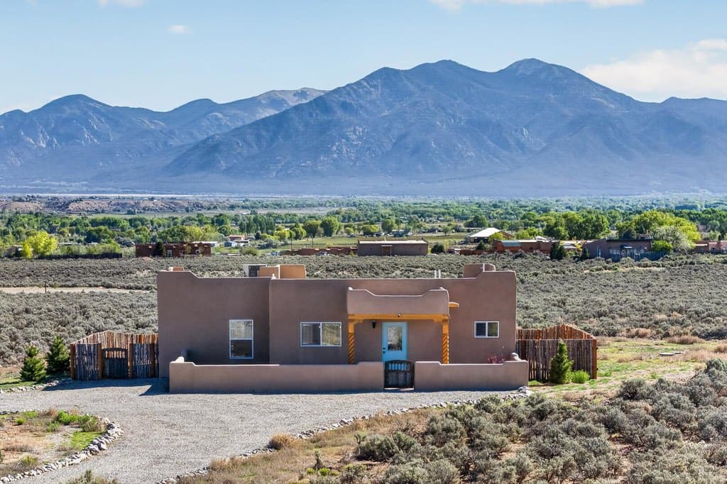 52 Cactus Flower Rd, Taos