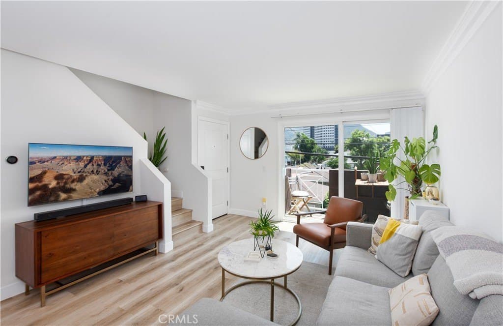 355 N Maple St Apt 203, Burbank