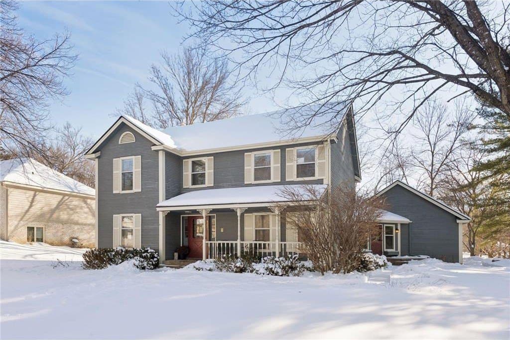 5221 Knob Hill Ct, Minnetonka