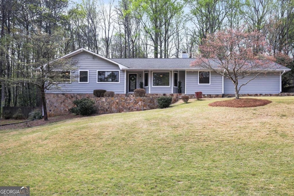 785 E Hembree Xing, Roswell