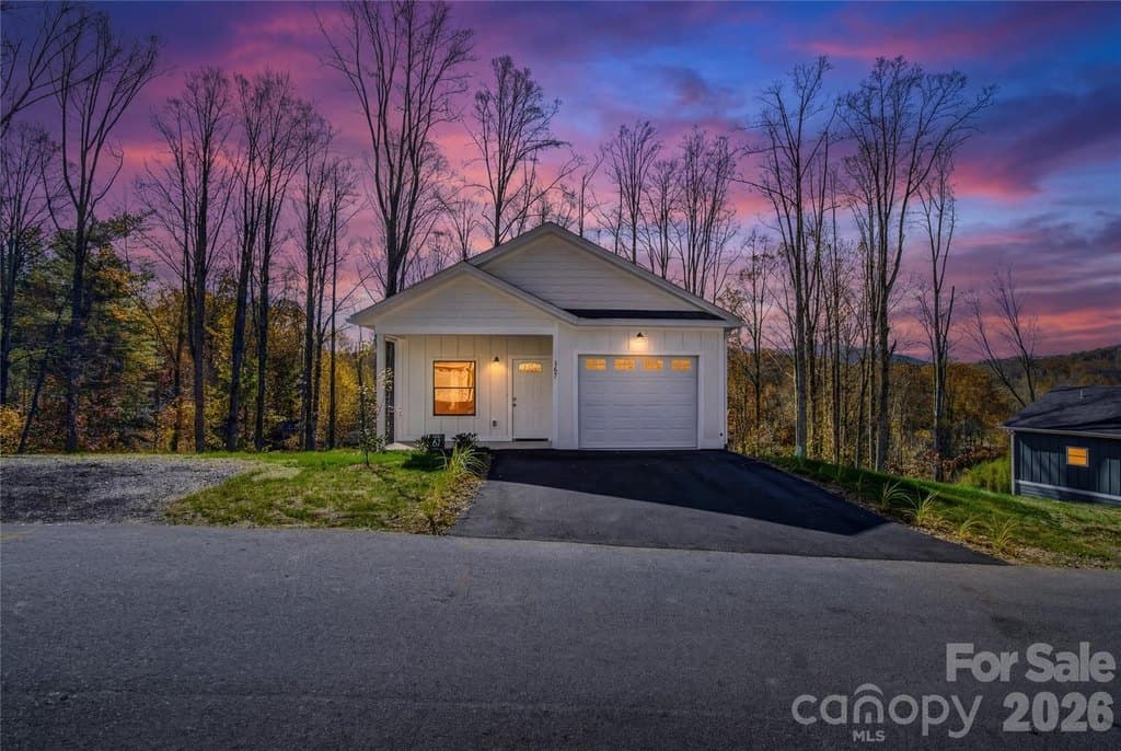 147 Northbend Dr, Asheville