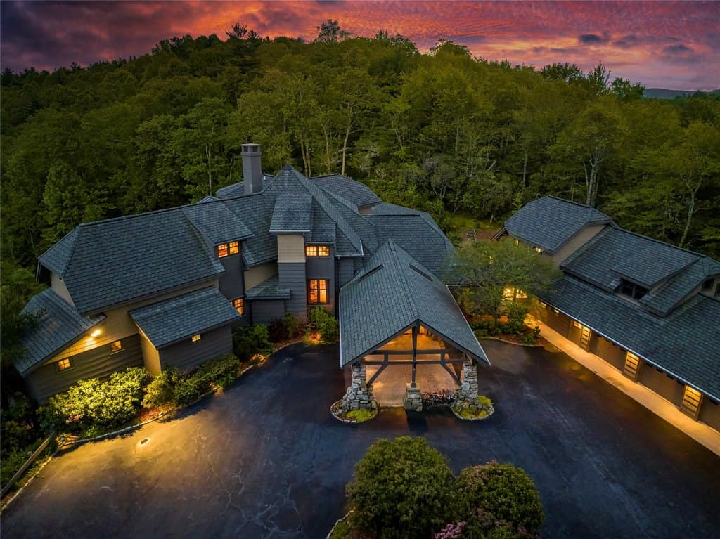 224 Knob Hl, Highlands