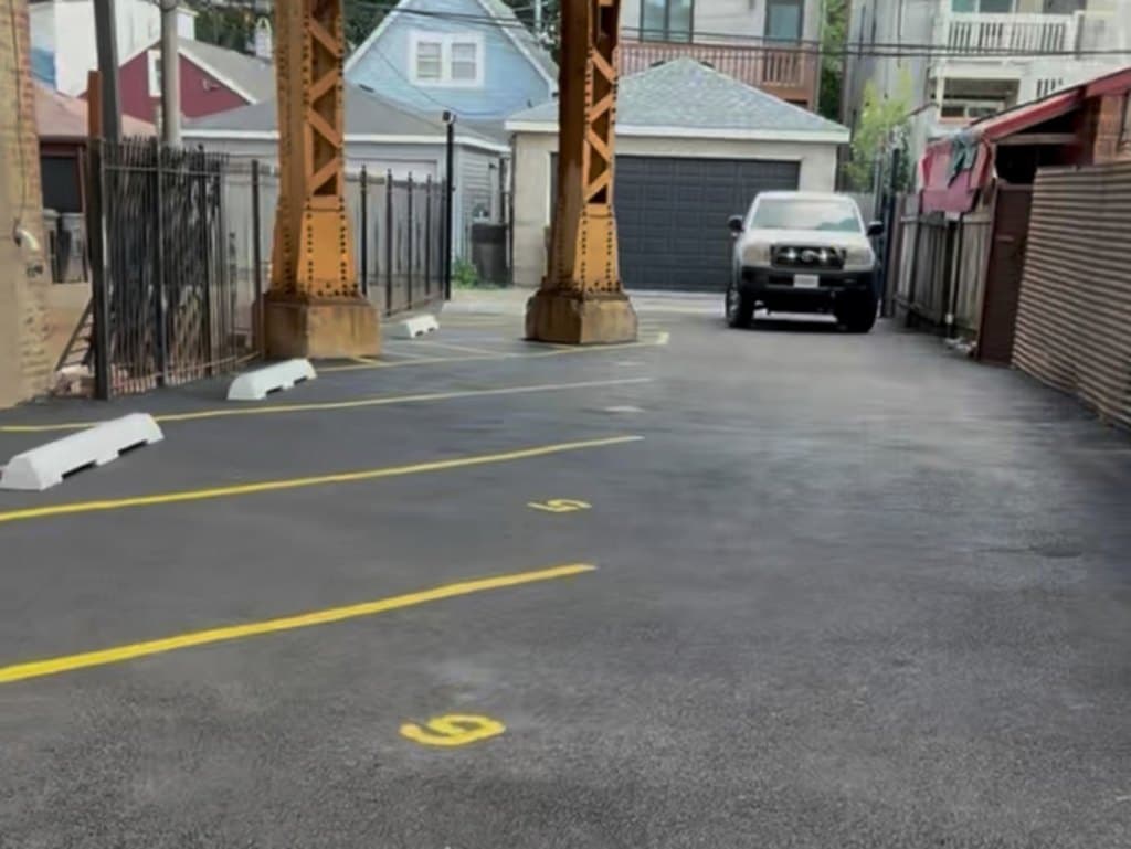 2443 W Armitage Ave Unit Parking